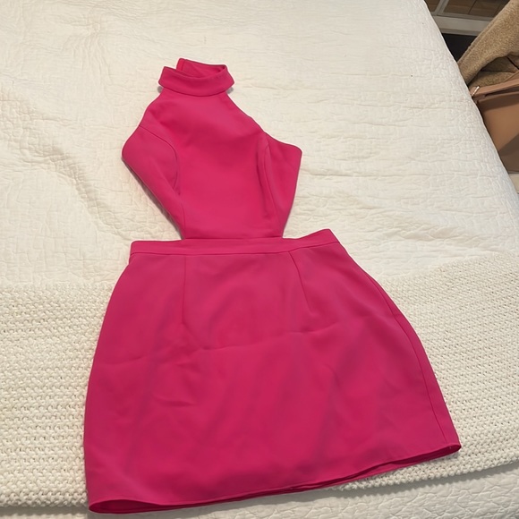 NDB pink cutout mini dress - Picture 2 of 4